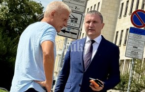 пик петър москов пристигна ретро звяр среща влади горанов изненадваща кандидатура президент снимки