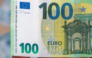 мъж купи кобила 1100 сувенирни банкноти