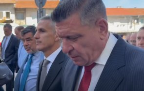 позорно активисти гюров кандев блъскат репортер наръх деня независимостта бившият главсек гузно гледа телефона въпрос юлиян картофа видео