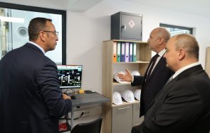 румен радев българия създава изнася повече продукция добавена стойност