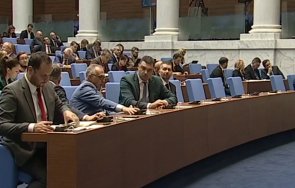 драма прекратиха временно заседанието заради технически проблем