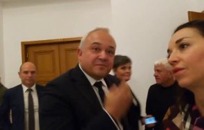 екшън пик демерджиев изниза гузен парламента подпукаха въпроси връзките илиян пимка видео