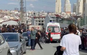 ново нападение нож училище истанбул тийнейджър рани двама съученици