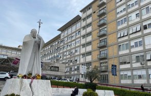 папа лъв xiv влиза болница джемели операция