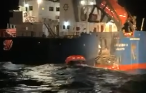 появиха първи кадри драматично спасяване екипажа кораба челси видео