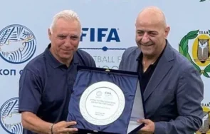 стоичков забърка скандал дал първи удар мач непризната фифа държава