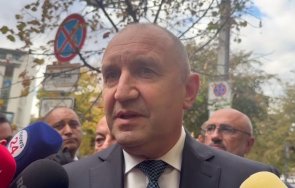 бесен екшън насред центъра софия радев мърмори показните акции кметове опозицията колтуклиева избърса тротоара видео снимки