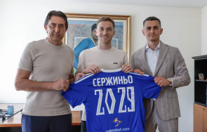 андерлехт следи левски