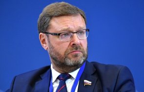 шефът съвета външните работи американската демокрация закуца двата крака