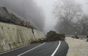 важно заради срутване движението пътя кочериново рилски манастир остава ограничено посоки