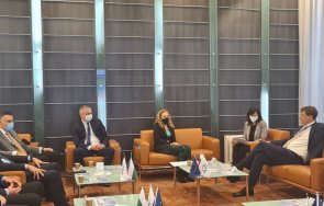 марияна николова инспектира летище варна летния сезон