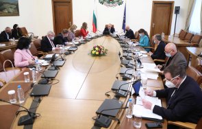 борисов увери инвестициите образованието продължават въпреки пандемията