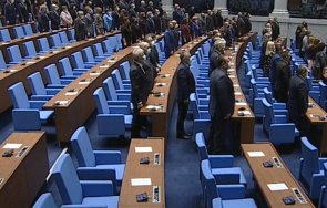 извънредно пик депутатите стартират последната сесия мандата народно събрание хващат гушите програмни речи месеца края живо снимки