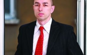 спасиха помпиер заседнал трактор придошла река