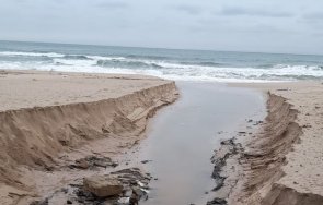 бурни вълни изядоха плажа созопол