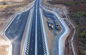 шефката правна комисия три правителства герб бяха изградени десетки спортни зали цялата страна хемус беше забравен проект идването борисов