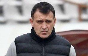 наставникът армейците мазику