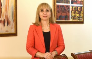 омбудсманът поиска отмяна матурите клас