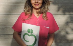 акушерка софиямед разтърсващи думи деня родилната помощ нуждата глътка въздух еднаква бебетата болните коронавирус снимка