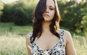 кошмар актрисата кристина ричи шокира признание мъжът бие скрих ножовете вкъщи убие