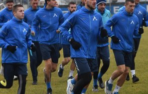 футболна мълния твърдят таванът заплатите новите играчи левски