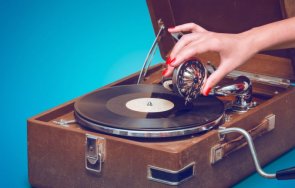 плочите завръщат ударно