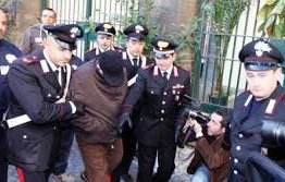 удариха сицилианската мафия сред арестуваните полицаи адвокати