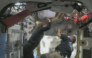 американски астронавти мкс монтираха камери станцията