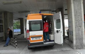 тийнейджър помете пешеходка избяга