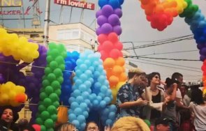 дебъ атакува парламента джендър велико търново снимки