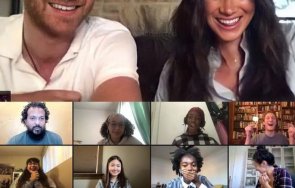 меган маркъл чете стихотворения студенти