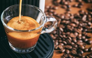 ползи кафето спасява мъжете оглушаване