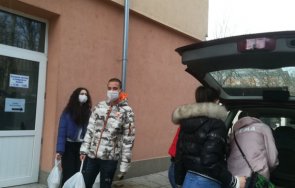ръст covid хасково ученици акция готвят медиците