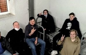 държат ужасяващи условия задържаните поддръжници алексей навални