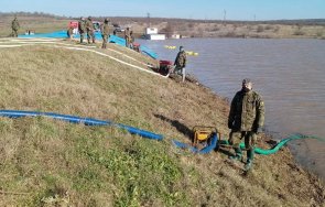 пети ден военнослужещите втора механизирана бригада помагат жителите село димчево