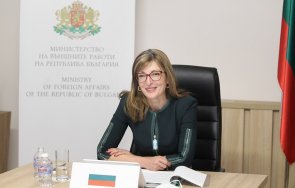 екатерина захариева инициативата три морета помогне развитието младите хора региона