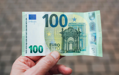 новите тарикати задържаха двама самоков плащане фалшиви 100 евро