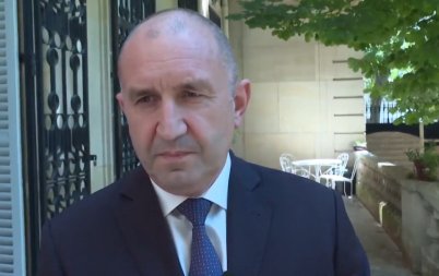 извънредно париж радев отива макрон определени искания намекна спираме военната финансовата помощ украйна