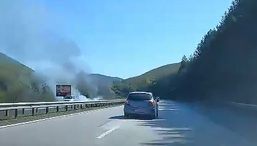 Кола се запали на магистрала „Тракия“ при тунел Траянови врата (СНИМКА ...