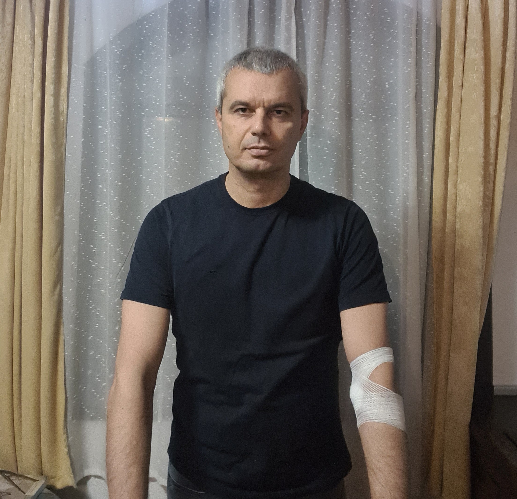 САМО В ПИК И РЕТРО: Костадин Костадинов живеел в бедност, нямали пари ...