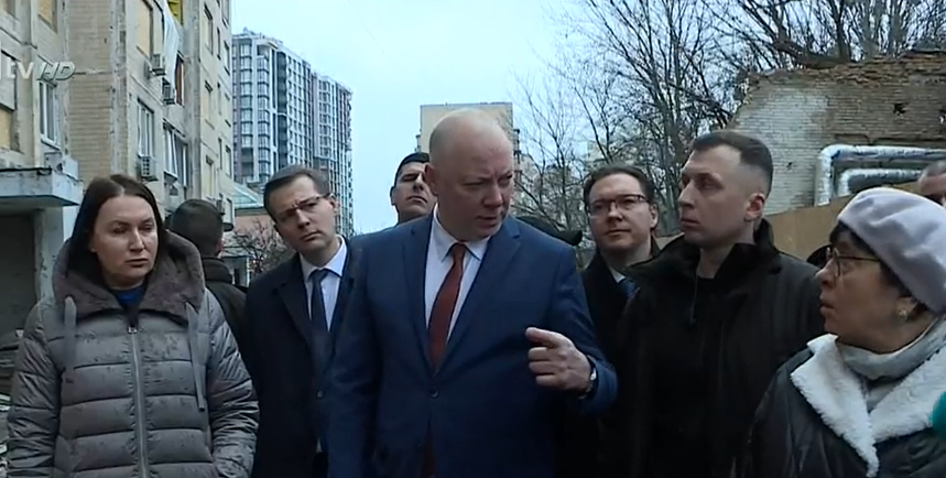 АТАКА: Росен Желязков и Ивайло Мирчев се скриха в бомбоубежище заради ...