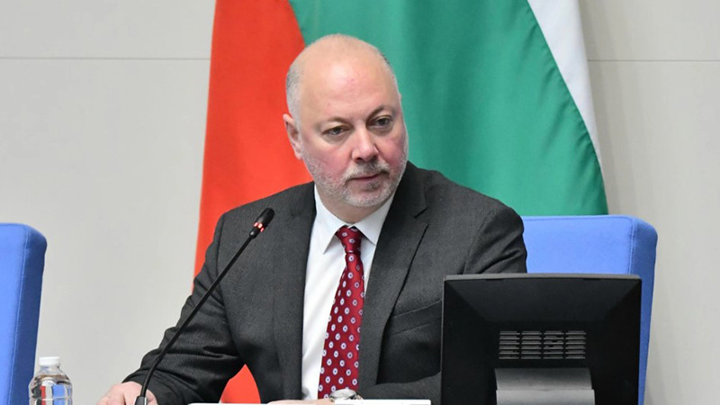 ГОРЕЩО В ПИК! Росен Желязков контра на Нинова: Има си ред за моята ...