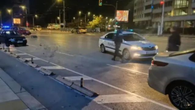 ЕКШЪН ДО НДК: Автокрадец блъсна полицай в София, удари паркирани коли и ...