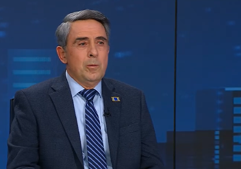 Росен Плевнелиев: Кирил Петков и Асен Василев се снимаха пред затвора ...