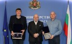 Министър Кралев награди националите по баскетбол и Росен Барчовски