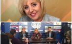 СКАНДАЛ: Маски с партийния цвят на Мая Манолова в съмнения за купуване на гласове на изборите в Мъглиж (ВИДЕО)