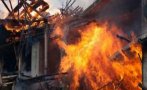 Къща изгоря в Черногорово, спасиха възрастната собственичка