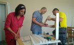 Тити Папазов ремонтира класни стаи на деца със специални нужди Тити Папазов ремонтира класни стаи на деца със специални нужди