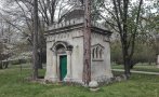 Реставрират гробници в Парка на възрожденците в Русе