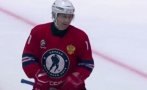 Владимир Путин поигра хокей на лед